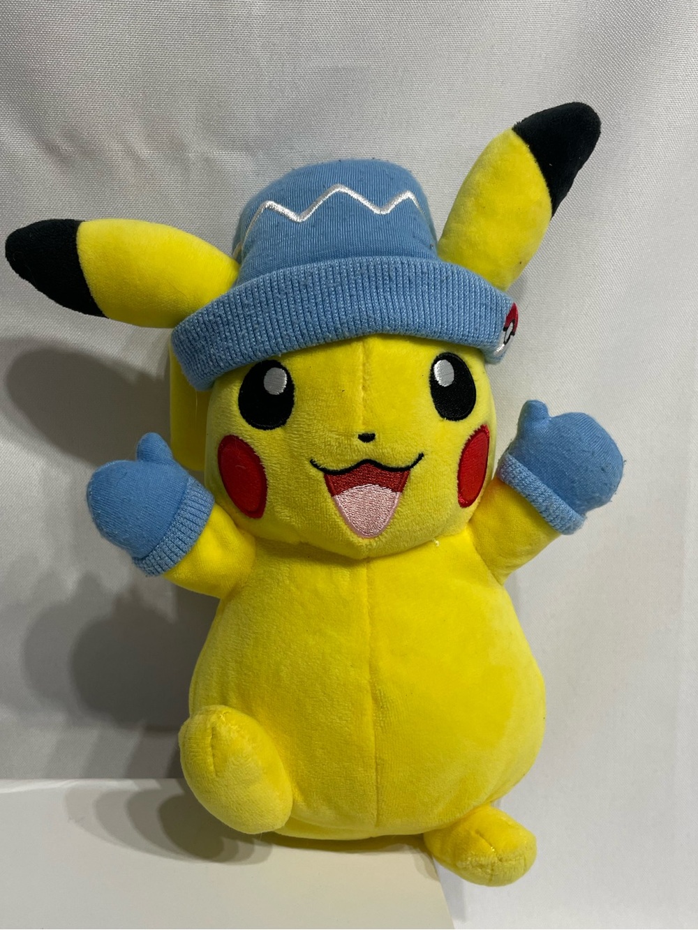 8” Pokémon Winter Pikachu Plush Good Condition